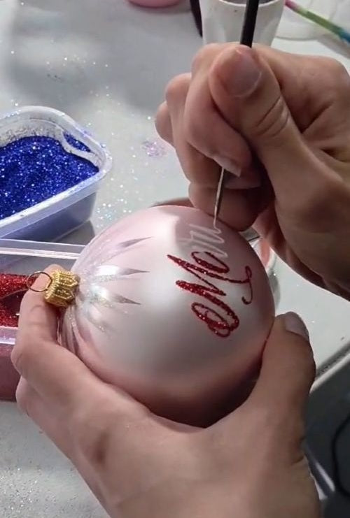 10 Ways to Make Your Wedding Favour Unforgettable with Custom Ornaments