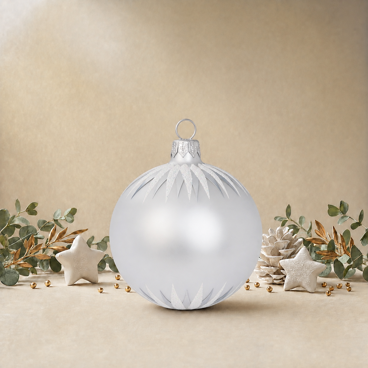 White Bauble with Silver Icicles back